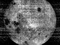 La prima foto della faccia nascosta della Luna