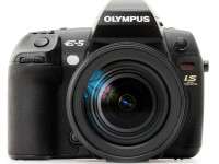 Olympus E-5: una nuova reflex sul mercato digitale