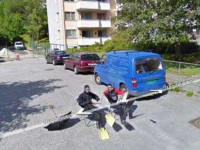 Un’altra foto strana di Google Street View- nuovo per strada